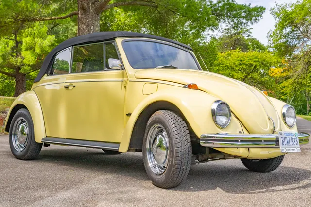 1969 Volkswagen Beetle — front three-quarter view, top up